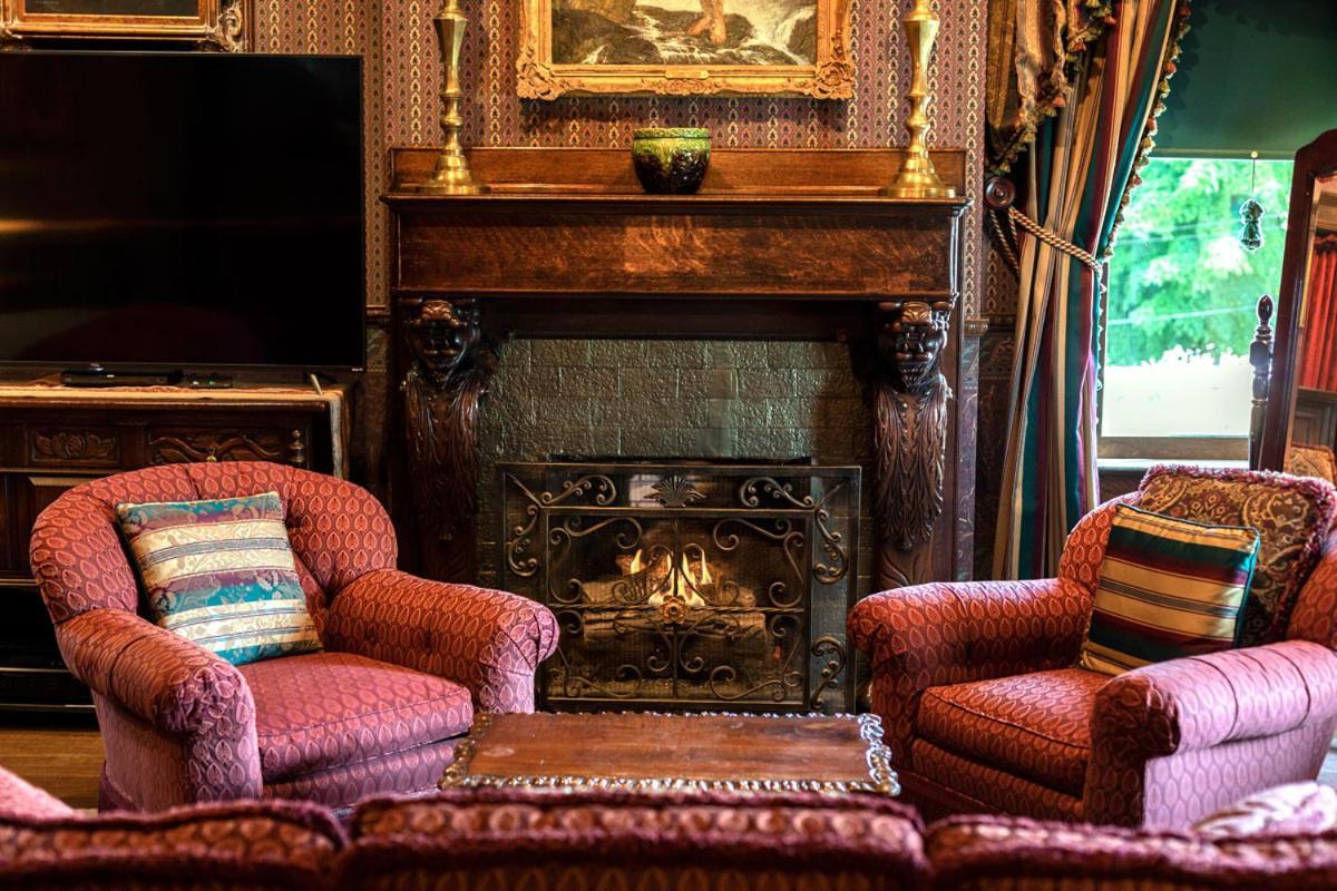 South Broadway Manor B&B - Near Fallingwater, Ohiopyle State Park, Hiking & Biking Trails Gap Scottdale エクステリア 写真