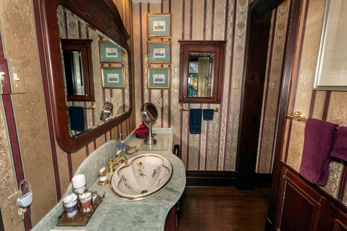 South Broadway Manor B&B - Near Fallingwater, Ohiopyle State Park, Hiking & Biking Trails Gap Scottdale エクステリア 写真
