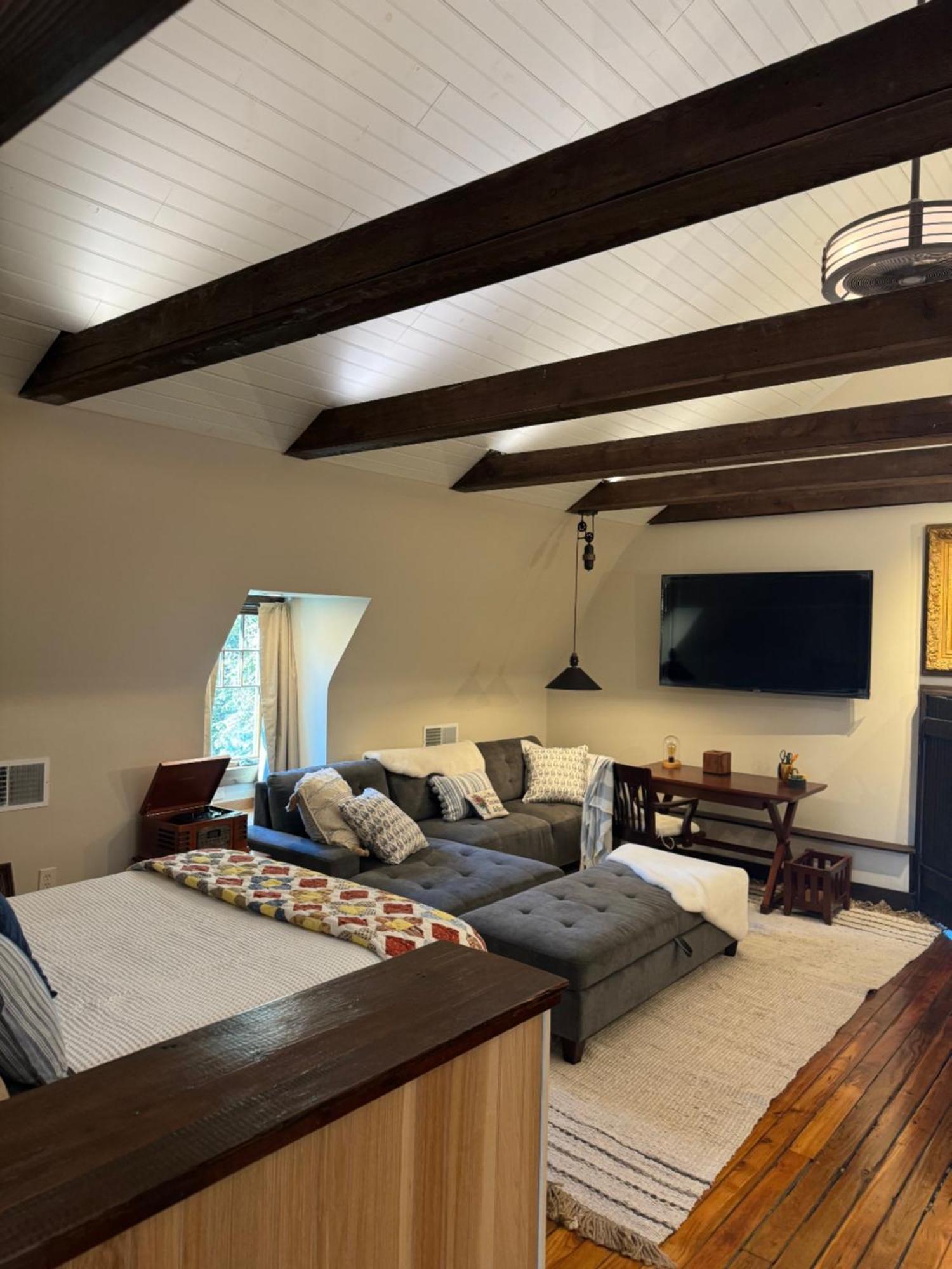 South Broadway Manor B&B - Near Fallingwater, Ohiopyle State Park, Hiking & Biking Trails Gap Scottdale エクステリア 写真